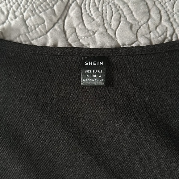 SHEIN Crop Top - Picture 2 of 3